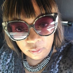 Meet your Posher, Funyika